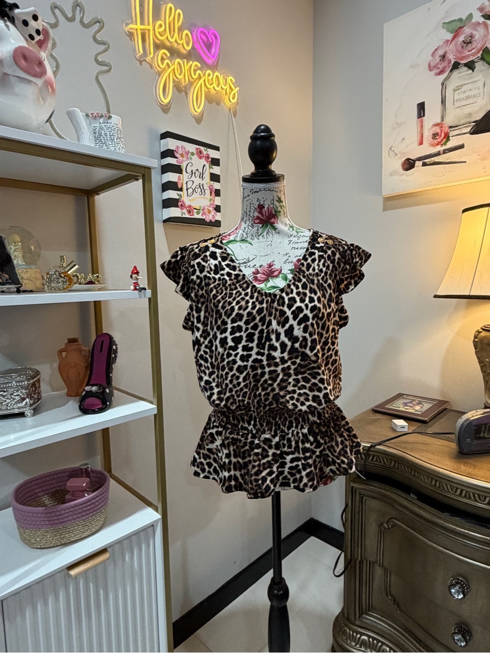 Adrienne Vittadini Leopard Print V-Neck Ruffle Hem Top - Brown Black - Picture 11 of 12